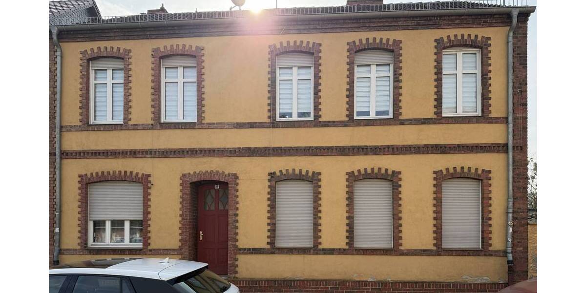 Kleines Mehrfamilienhaus mit 3 Einheiten, nahe dem Bahnhof und mit Ausbaupotential, 5,1 % Rendite - Mehrfamilienhaus, Wohnhaus Luckenwalde Luckenwalde | Angebot:25805950