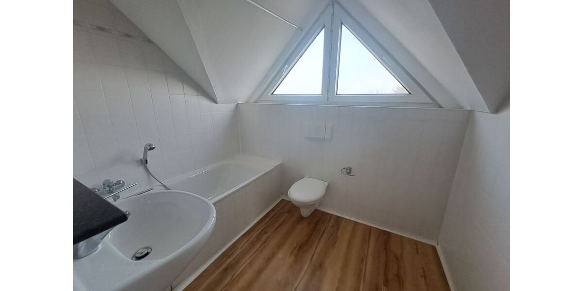 DG Bad mit Badewanne