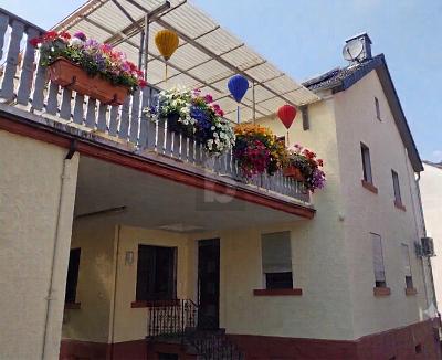 GEMÜTLICH, FAMILIENFREUNDLICH - DOPPELGARAGE - Einfamilienhaus Schöllkrippen | Angebot:27111064