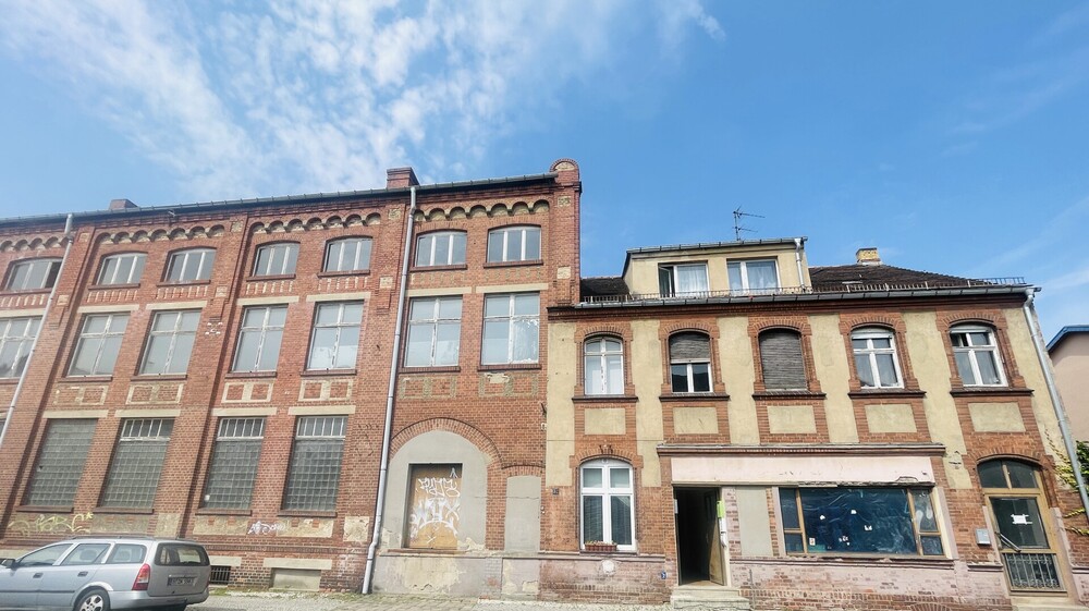 Stadtteil-Luckenwalde MFH (4 WE + 1 GE) & Rohbau -Ausbau zu MFH mit ca.1.000 - 1.200 qm Wohnfläche ! - Mehrfamilienhaus, Wohnhaus Luckenwalde | Angebot:27197893