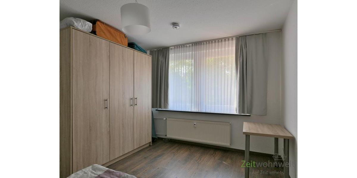 großer Kleiderschrank