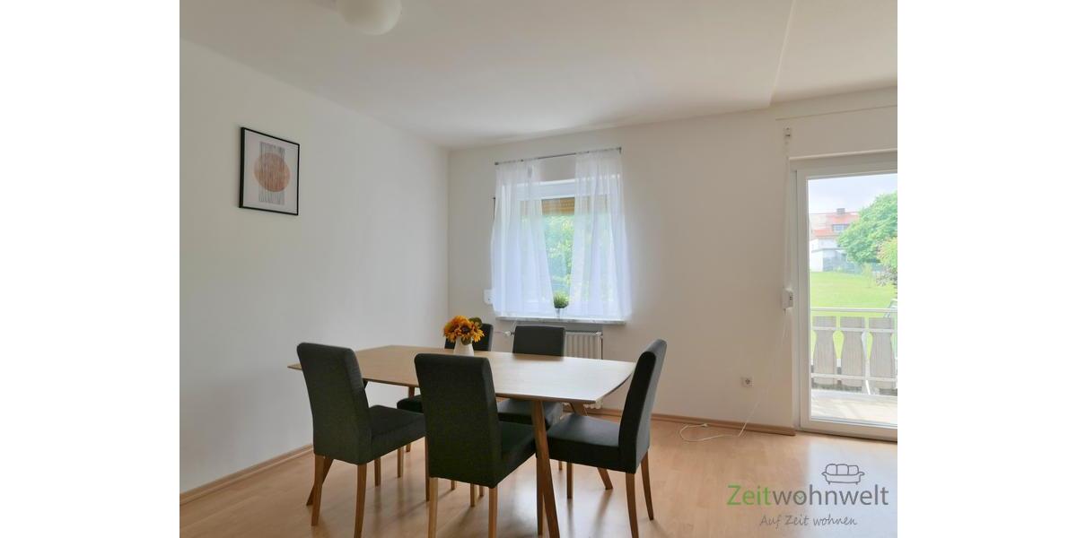 Esstisch im Wohnzimmer