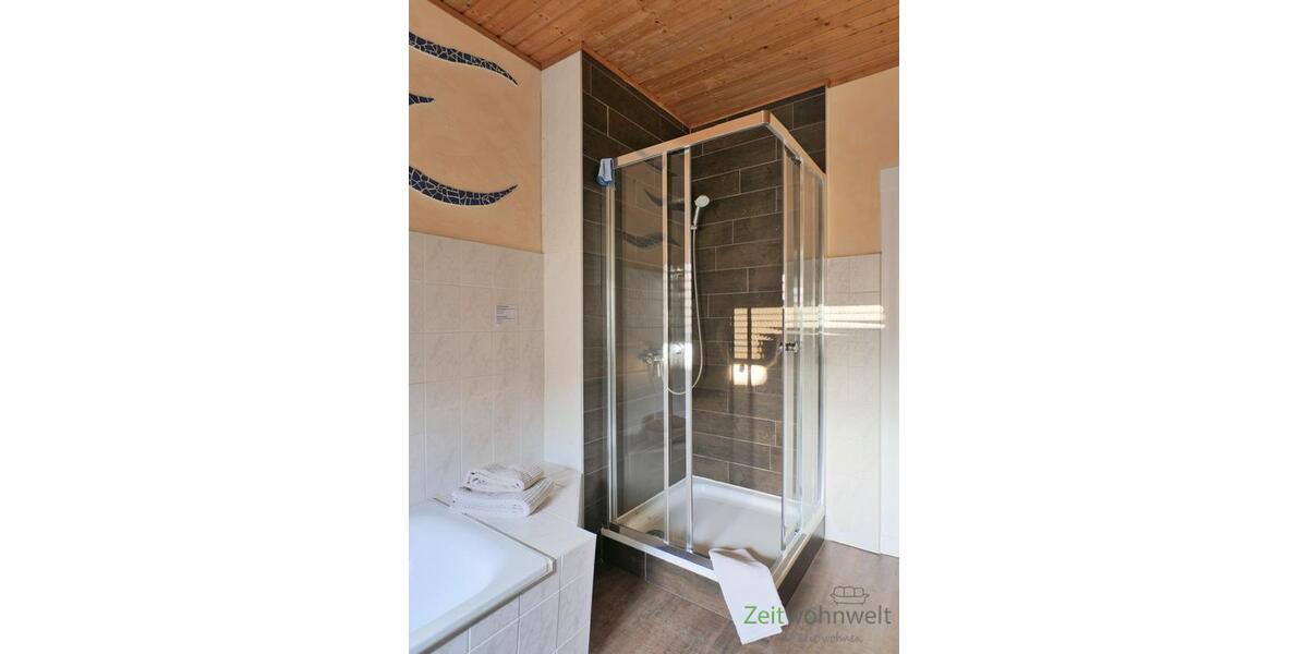 Dusche im Bad