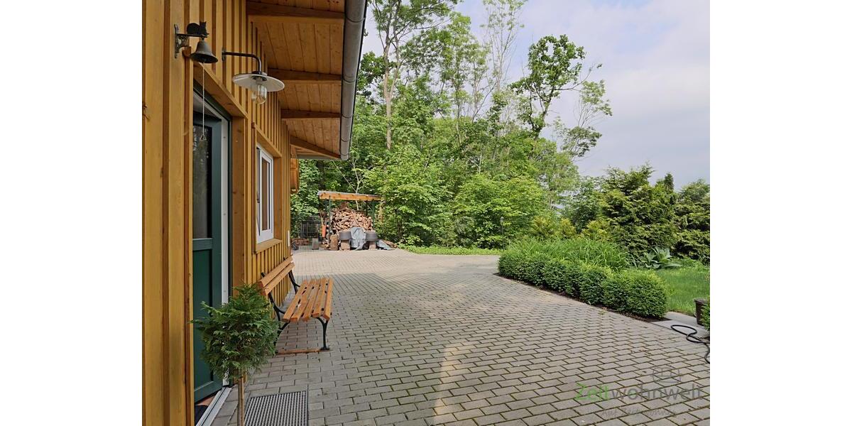 Hauseingang und Hof
