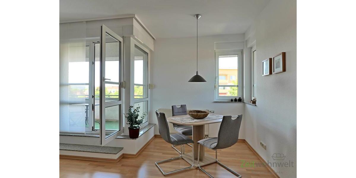 Esstisch im Wohnzimmer