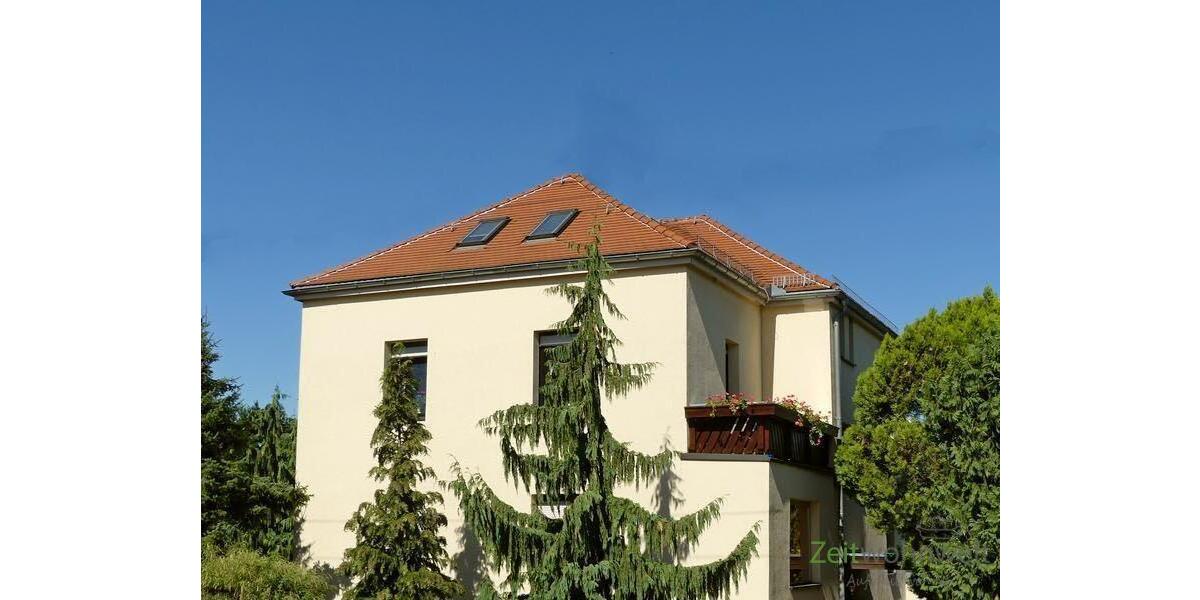 Außenansicht mit Balkon