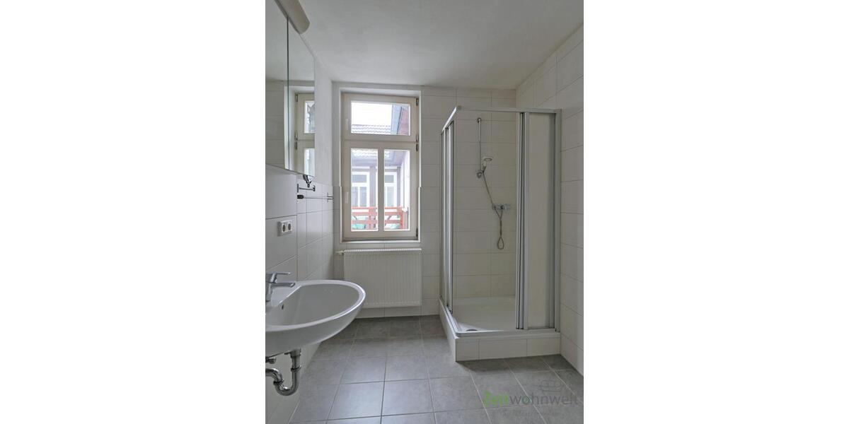 Dusche und Fenster