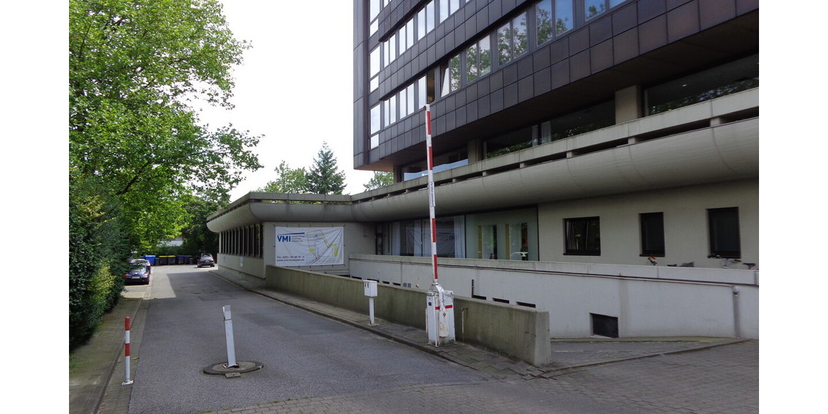 Zufahrt Parkplatz und Tiefgarage