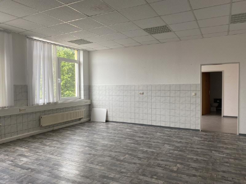 großes Behandlungszimmer