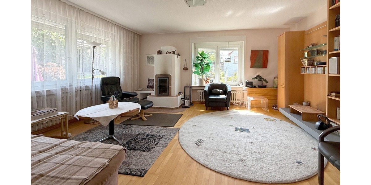 Wohnzimmer mit Kamin