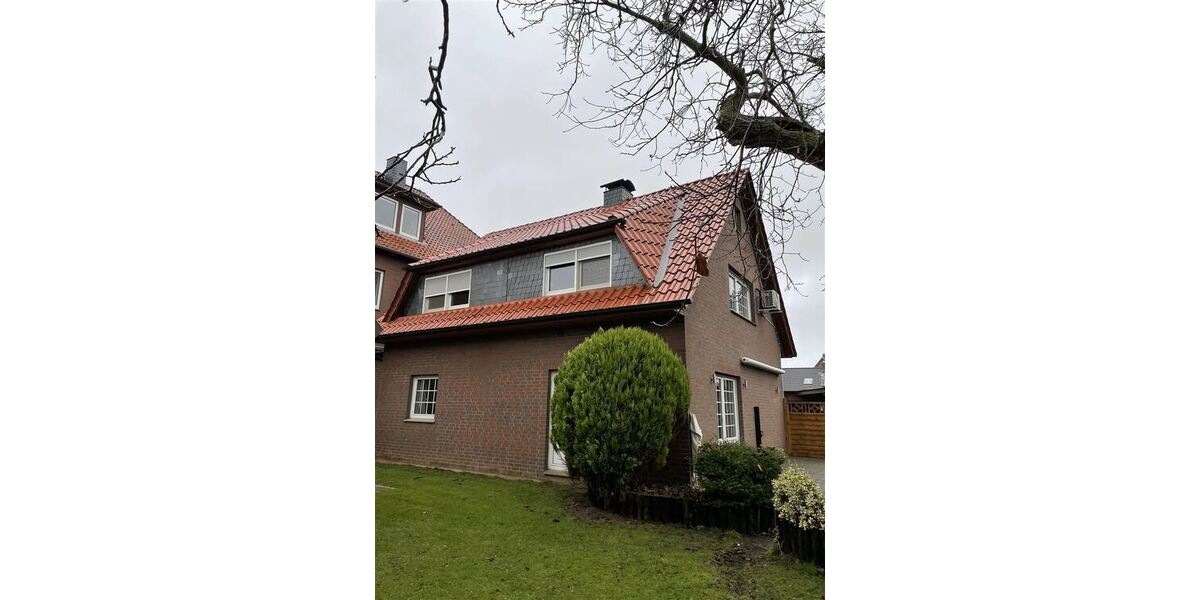 Wohnhaus m. Trapezerker