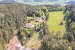 Charmantes Zweifamilienhaus mit großem Grundstück, Waldanteil und viel Potenzial - Zweifamilienhaus Zell | Angebot:26618521
