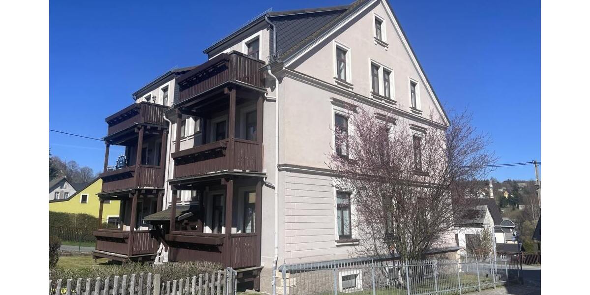 großer Balkon im 1. OG