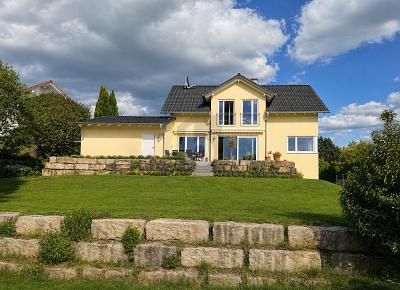 EXKLUSIVES FAMILIENDOMIZIL UNWEIT DES BODENSEES - Einfamilienhaus Stockach | Angebot:26872770