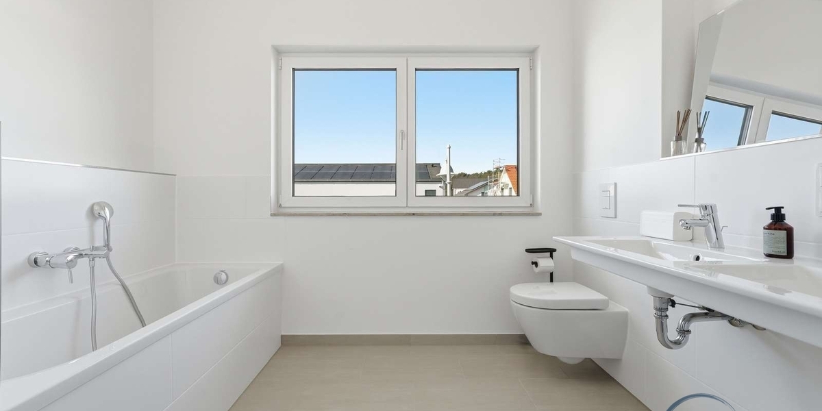 Badezimmer (Musterdarstellung, baugleiches Objekt)