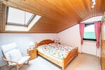 Gepflegtes Dachgeschoss mit Blick ins Grüne und Wohlfühlambiente - Dachgeschoßwohnung Neukirchen beim Heiligen Blut | Angebot:26770275