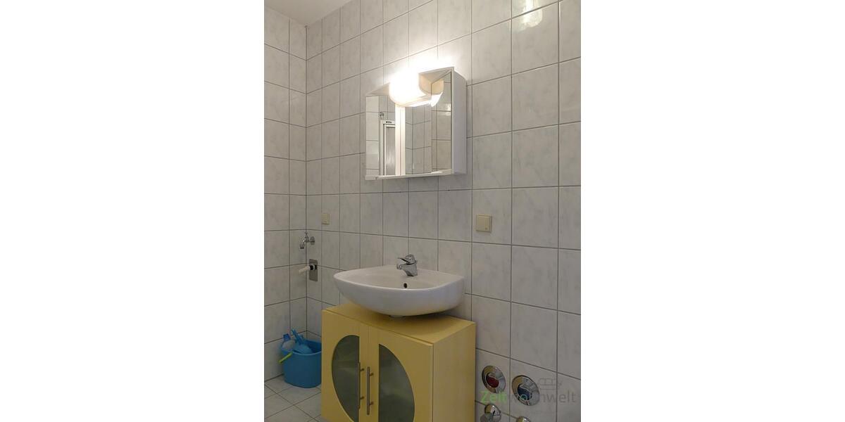 Waschbecken und WM-Stellplatz