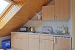 (EF1025_M) Dresden: Ockerwitz, preiswerte möblierte Dachwohnung mit Balkon und Grundreinigung, WLAN - Etagenwohnung Dresden Ockerwitz | Angebot:27157364