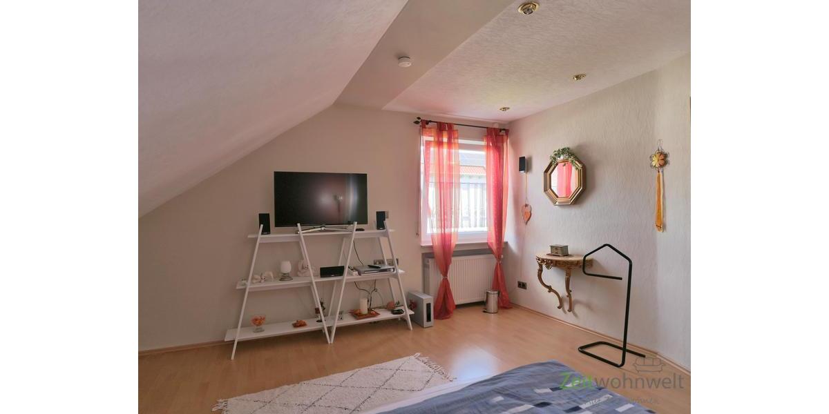 TV im linken Schlafzimmer