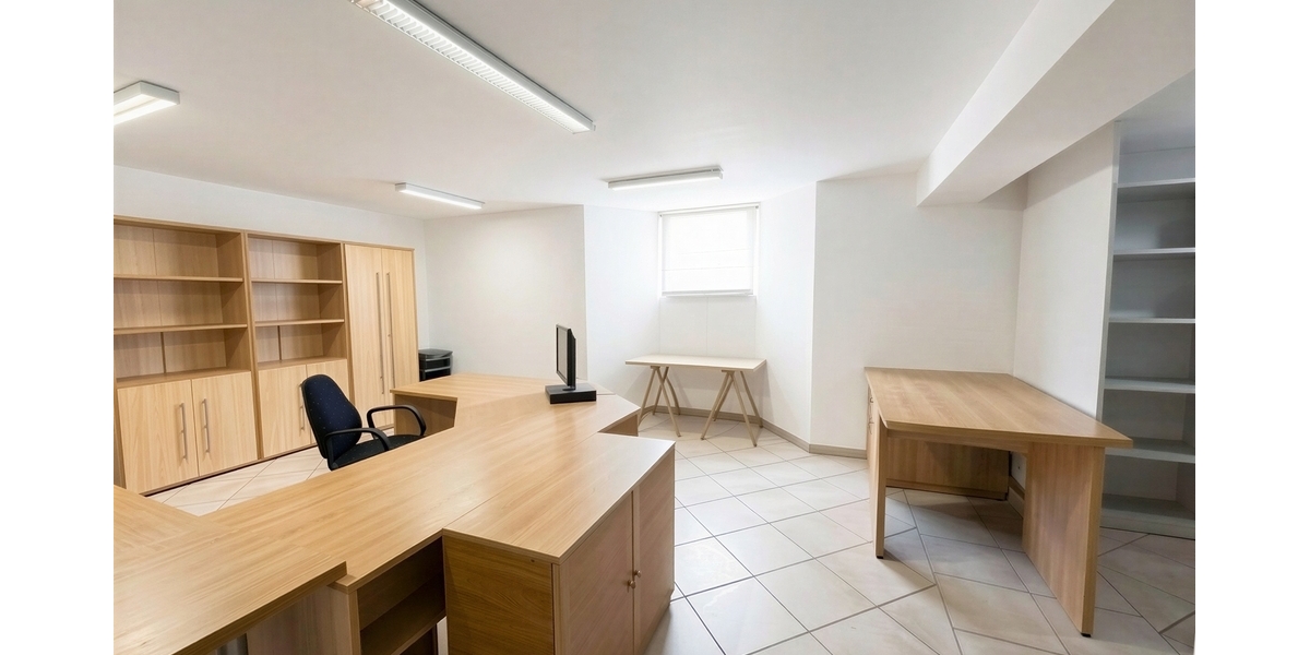 Büro im KG - (KI generiert)