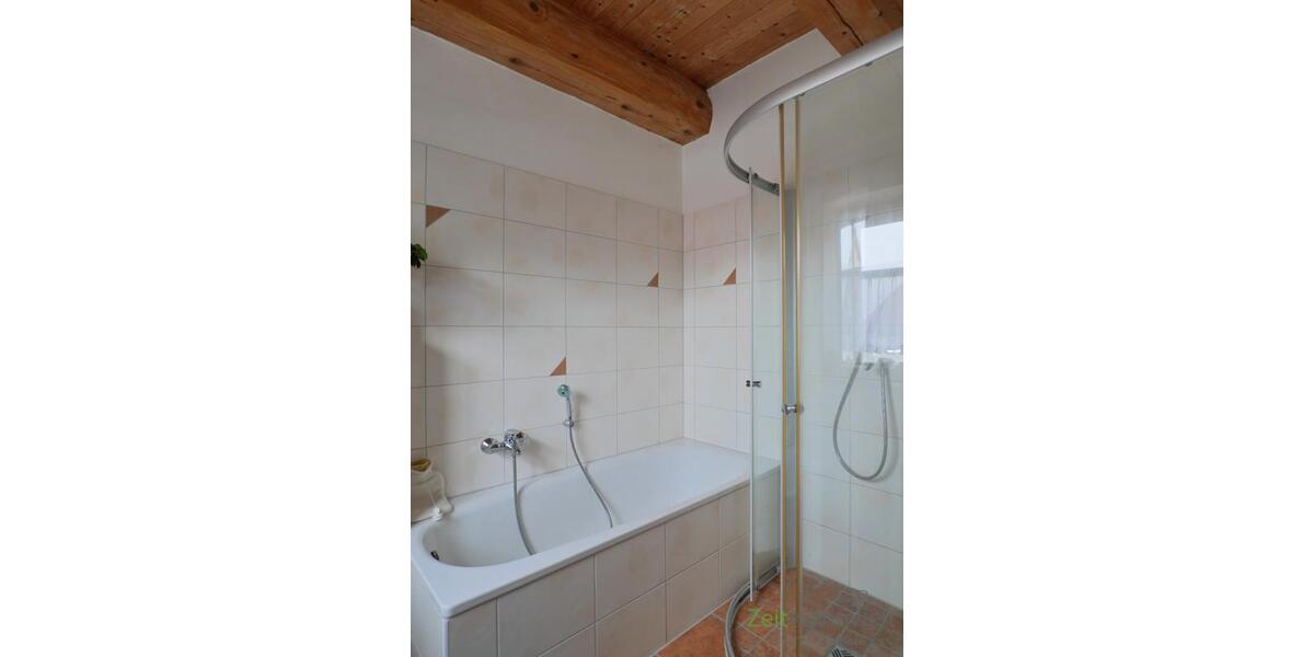 Wanne und Dusche