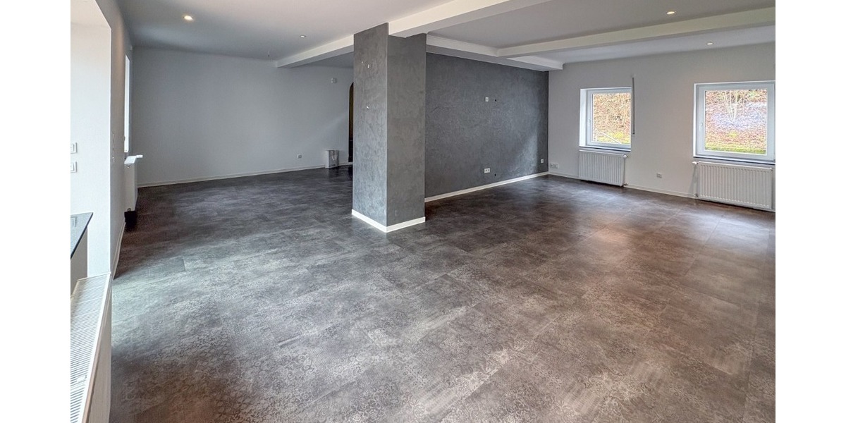 Wohnzimmer und Esszimmer EG