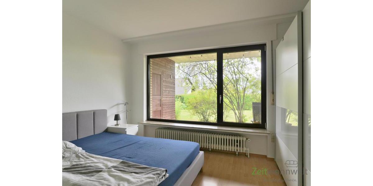 großer Kleiderschrank