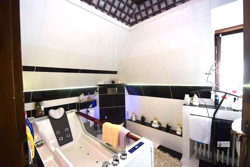 25 Badezimmer mit Whirlpool