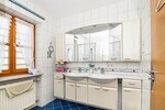 Großzügiges Zuhause mit umzäunten Gartengrundstück und vielseitigem Studio - Einfamilienhaus Schönthal | Angebot:27038045