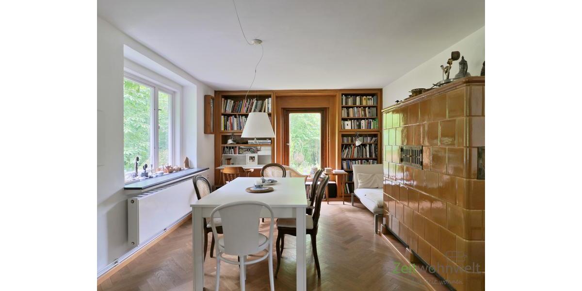 Esstisch im Wohnzimmer