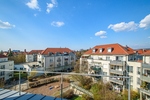 BEZUGSFREI – GEMÜTLICHE MAISONETTE – DACHTERRASSE – DUSCHBAD MIT FENSTER – TG-PARKER - Maisonettenwohnung Dresden Strehlen | Angebot:25857011