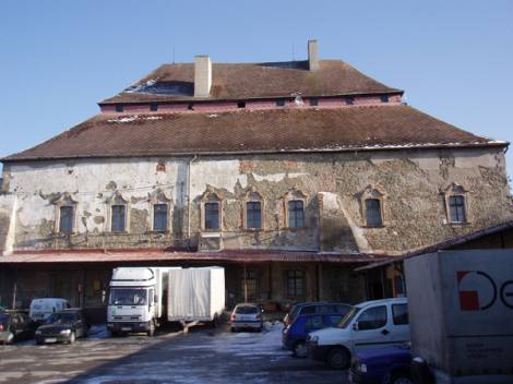 Interessantes Massives Kastell für Renovation - Villa Presov | Angebot:19803381