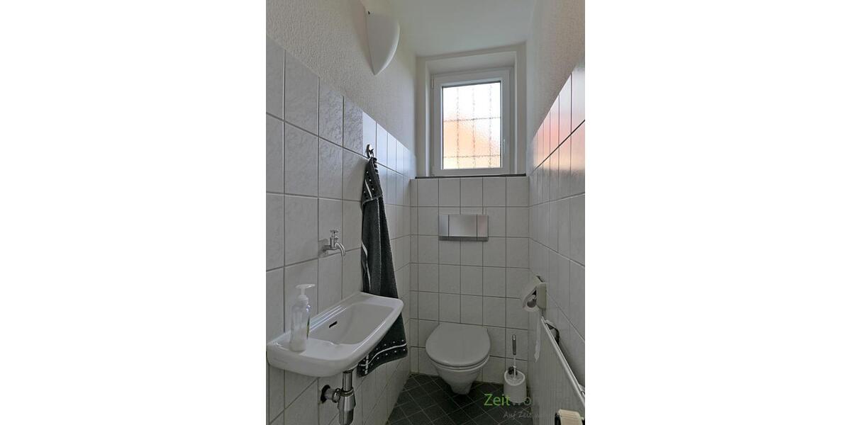 separates WC