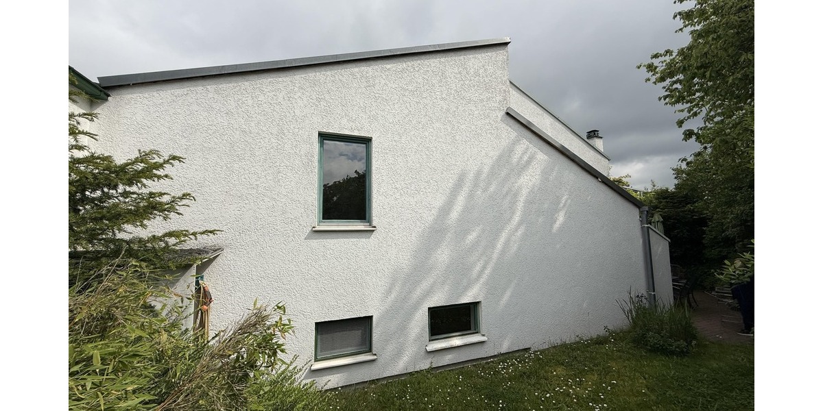 Garten mit Blick auf das Haus