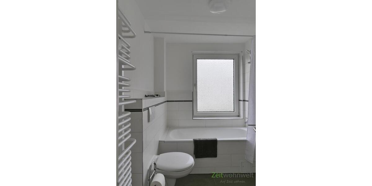 Wanne und Handtuchheizkörper
