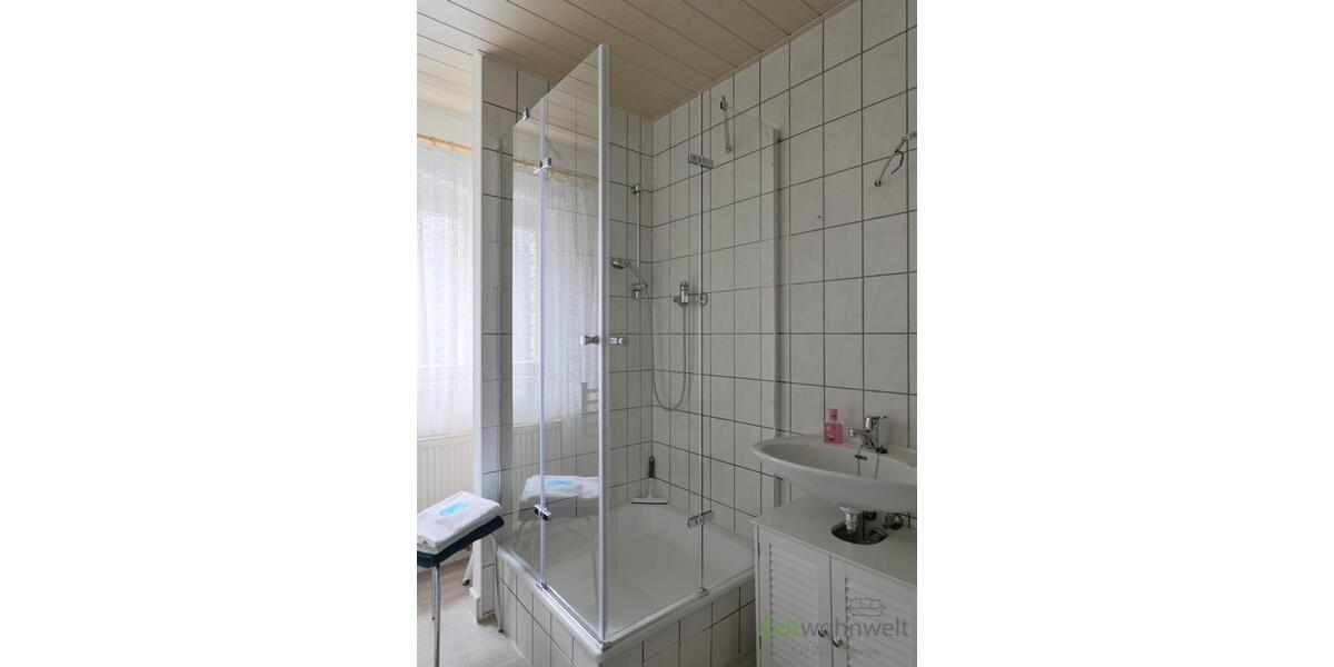 Dusche im oberen Bad