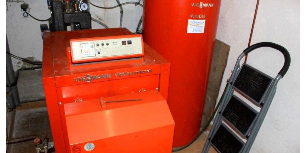 Ölzentralheizung mit Warmwasseraufbereitung