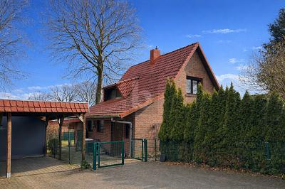 EIN ZUHAUSE MIT NATURBLICK UND VIEL POTENTIAL - Einfamilienhaus Henstedt-Ulzburg Ulzburg | Angebot:27418371