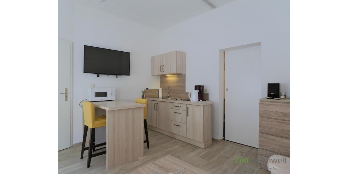 Blick zu Küche und Schlafzimmer