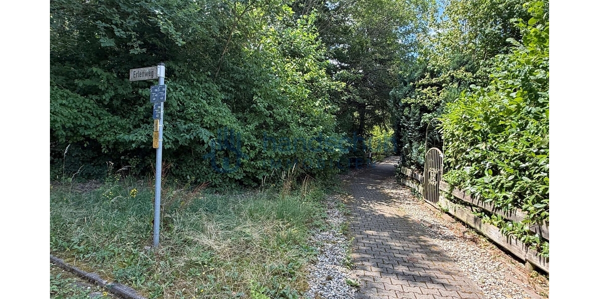 Grundstück