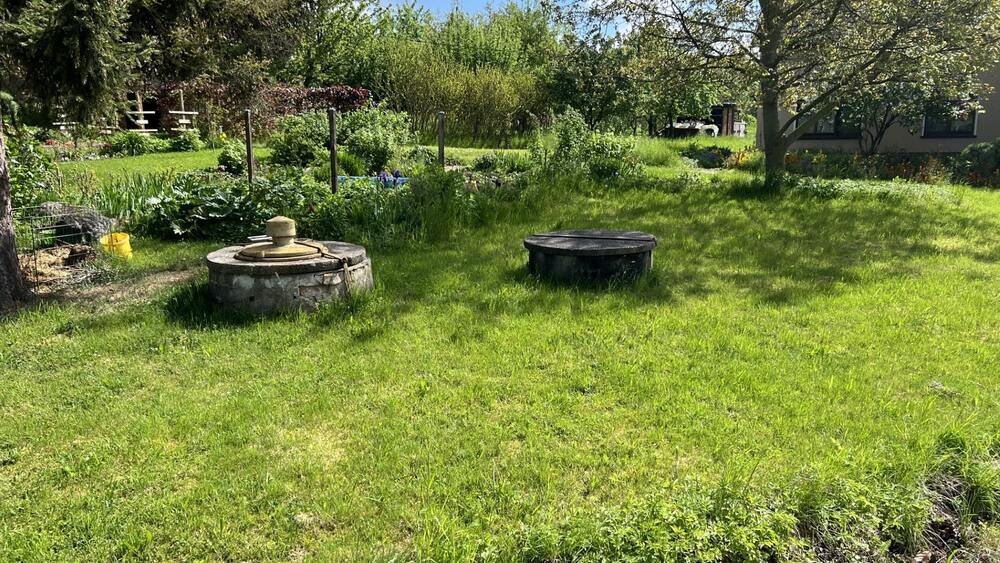 Garten mit Brunnen