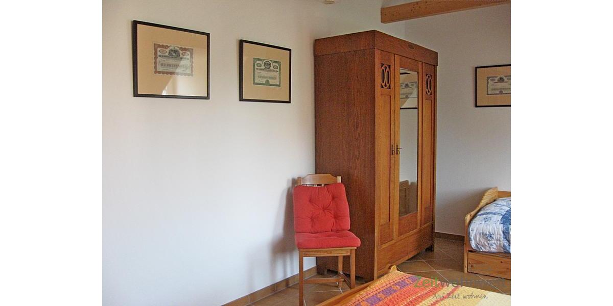 Kleiderschrank im Schlafzimmer