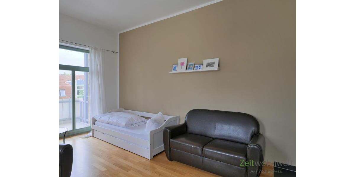Gästebett und Ledersofa
