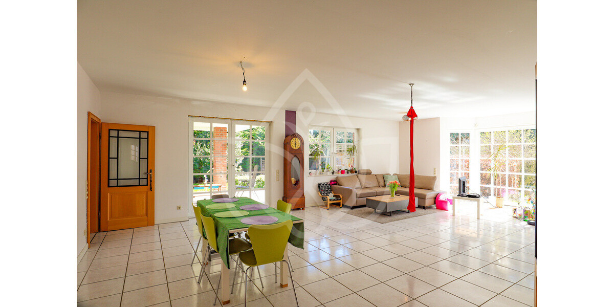 EG - Zimmer 3 mit Zugang zur Terrasse