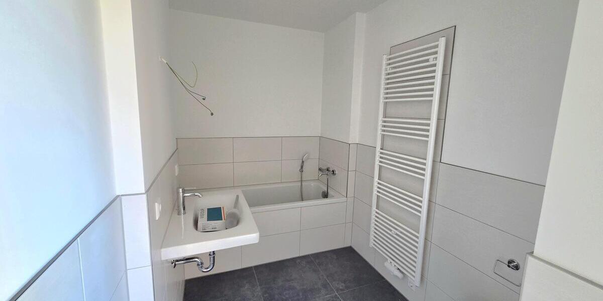 2. Bad mit Badewanne