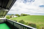 Gepflegtes Dachgeschoss mit Blick ins Grüne und Wohlfühlambiente - Dachgeschoßwohnung Neukirchen beim Heiligen Blut | Angebot:26770275