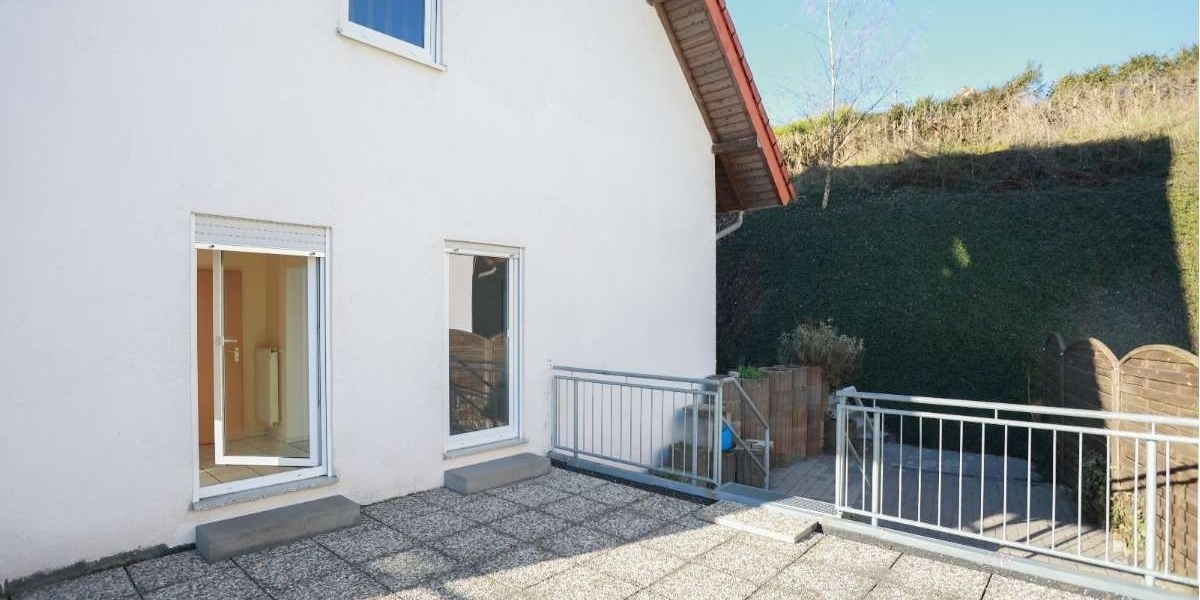 Terrasse ( auf den Garagen)