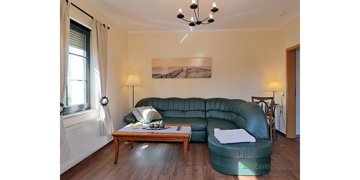 grünes Wohnzimmersofa