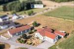 Exklusives Wohnanwesen mit 4.600 m² Grundstück, eigener Lagerhalle und nachhaltigem Energiekonzept - Einfamilienhaus Zandt / Harrling Harrling | Angebot:27171762