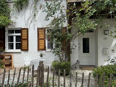 GESCHICHTE & CHARAKTER IN IDYLLISCHER LAGE - Erdgeschoßwohnung Gauting | Angebot:26795064